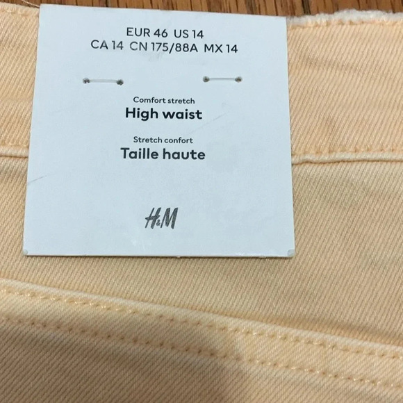 Women’s H&M High Rise Cut Off Shorts Size 14 NEW WITH TAGS Apricot - Picture 8 of 10